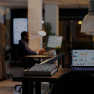 Ambiente de trabalho com análise de dados